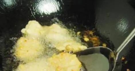 东北锅包肉外酥里嫩超好吃，简单三步做，学会惊艳全家？