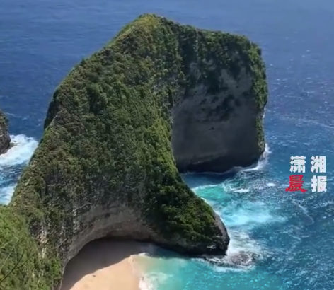 印尼华裔建议来印尼全程买瓶装水喝 不要挑选含有碎冰的饮料