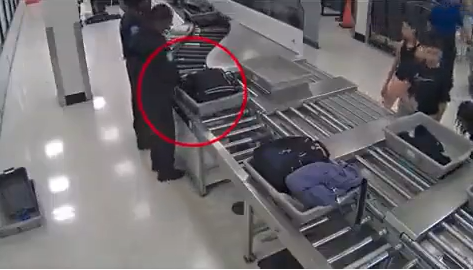 美国机场员工偷乘客行李！监控视频曝光