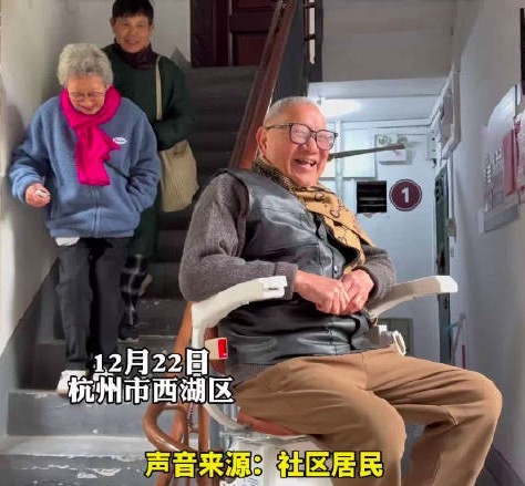 杭州一小区安上旋转座椅电梯 从1楼到6楼仅需5分钟