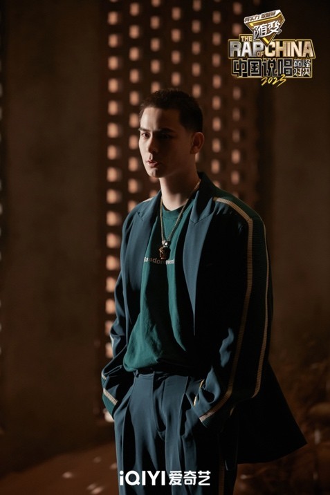 jad依加,亮相《中国说唱巅峰对决》,并凭借不俗的表现在说唱舞台大放