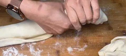 7块钱烫面饼不够吃，自己做金黄多层，香到邻居敲门？