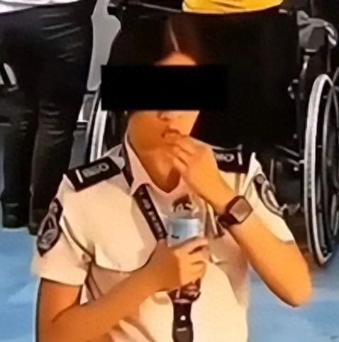 菲律宾机场女安检员偷中国乘客钱财，被察觉后生吞现金“消灭证据”