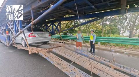高速惊现52米“贪吃车”！民警：你这不是火车啊