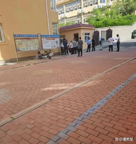 煙臺一高校學生熱暈 附近酒店爆滿 高溫考驗下的應對與反思