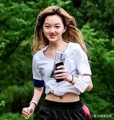李嫣几乎完美复刻王菲 天生体态与独特气场