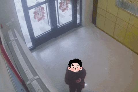 男孩点床垫家长赔超2万 一时好奇引发火灾