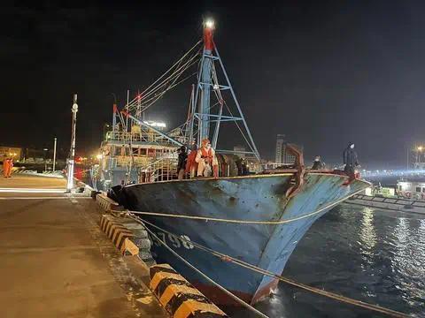 现场！台海巡队强登大陆渔船 渔民自卫无果遭扣押
