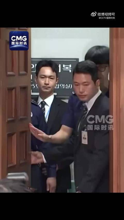尹锡悦请求保释：6平米空间内生活很艰难