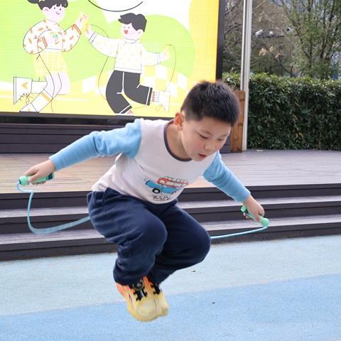 妈妈和儿子配合默契拿下跳绳冠军,为何这对母子跳绳夺冠?