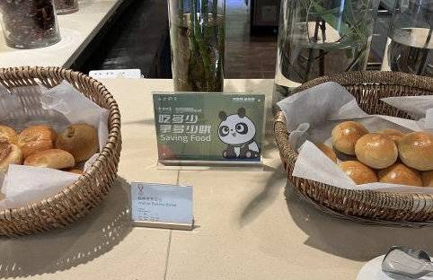 低碳办赛世乒赛运动员参与光盘行动