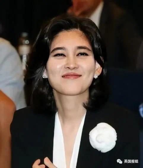三星长公主离婚后颜值回春 参加儿子中学毕业典礼_新闻频道_中华网