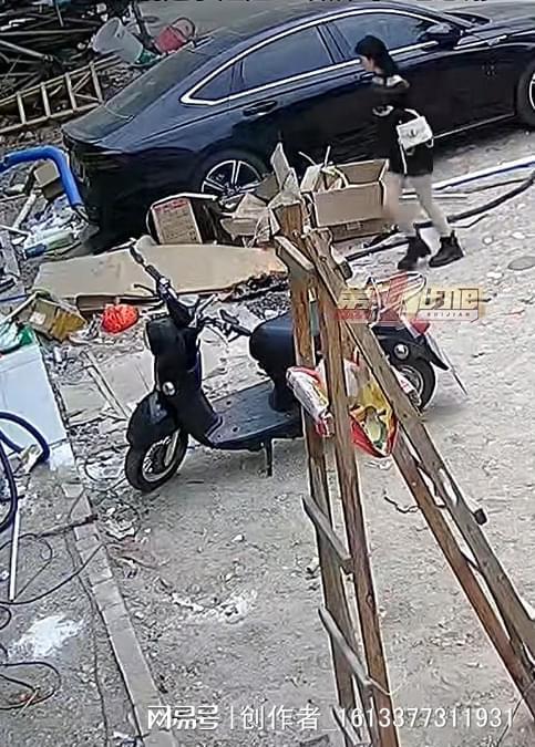 租客烟头点燃纸皮2女生铲沙灭火 善举避免大损失