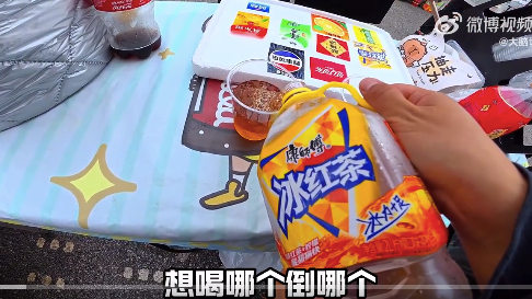 第一次見這么沒技術(shù)含量的擺攤