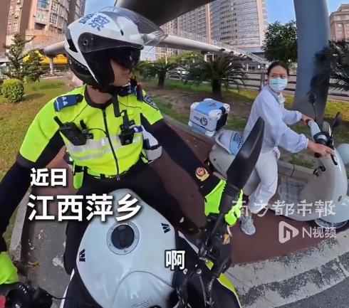 热心曾Sir苦口婆心劝女子戴头盔走红：前面罚款嘞！