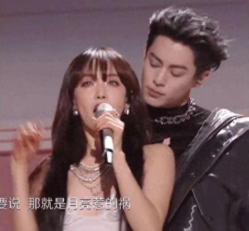 跨年晚会cp大杂烩：宋茜王鹤棣bg感爆棚，许嵩冯禧现场被喊结婚