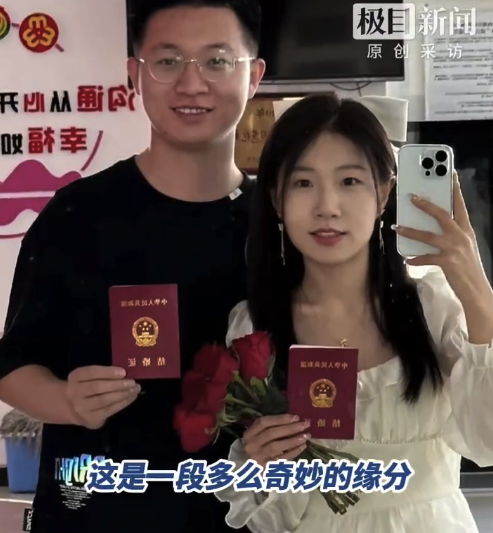 银川一对夫妻同名同姓同地同年生 当事人：希望能一直陪伴在彼此身边