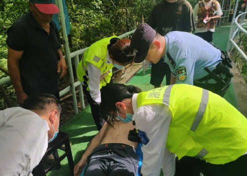男子腰椎不好漂流被颠晕！夏季高温天气参与漂流等户外运动时，务必根据自身健康状况量力而行