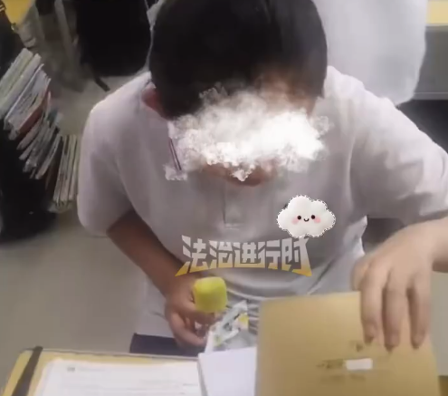 母亲回应女儿被舍友踩头致重伤：从最初的重度抑郁，现在变成了精神障碍