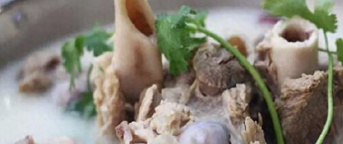炖骨头汤时，牢记“2不放”原则，汤白肉香不油腻，营养全保留