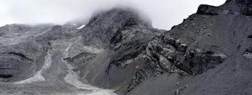 珠峰早被登顶，为什么玉龙雪山比其低3000多米，却至今无人登顶？