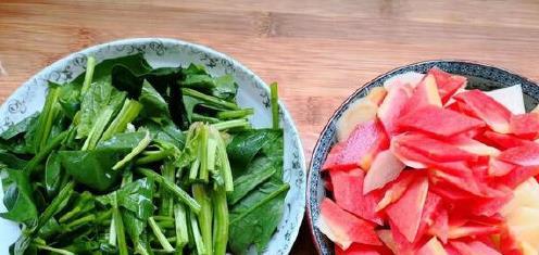 “农家大烩菜”这样做才叫香，食材简单又营养，一次一锅都不够吃