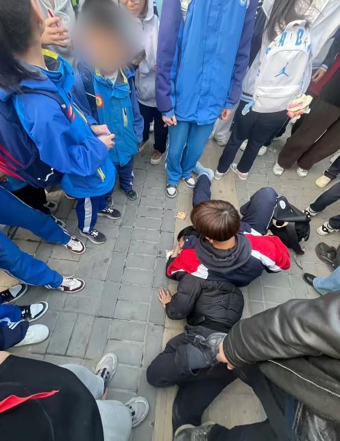 警方通报“男生制服猥亵犯” 见义勇为获赞