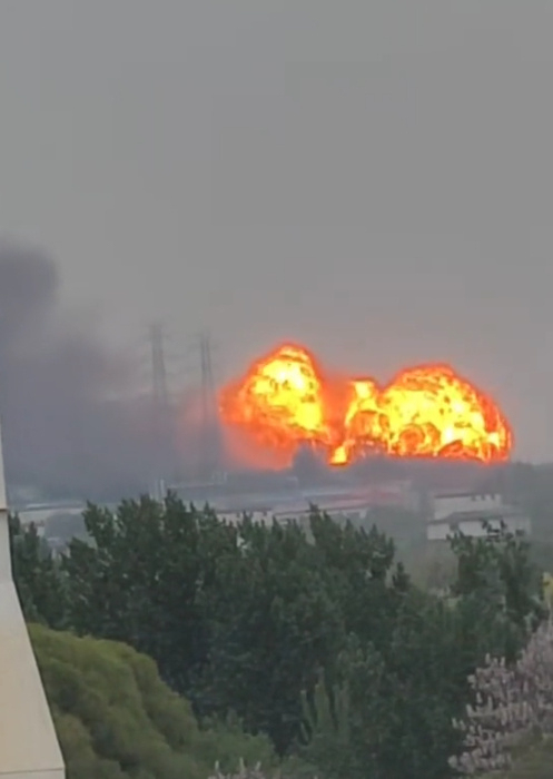 山东一化工厂爆炸巨大火球升天而起 官方正现场处置