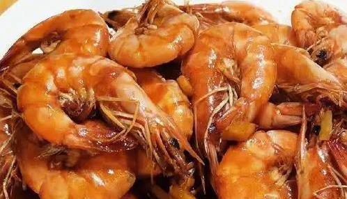 家常蒜香油焖大虾，5分钟出锅香翻天，吃了还想再来一盘