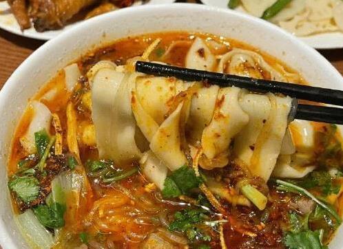 烩面汤香火烧脆，河南美食藏惊喜，你吃过几道？