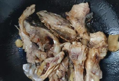 儿子挑食愁坏妈,一道鱼菜让他狂吃,16岁长到1米8