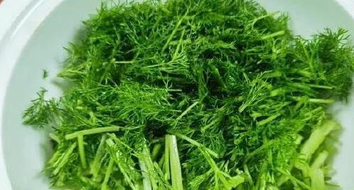 茴香拌花生米，5分钟出锅，香到邻居敲门，你敢试吗？