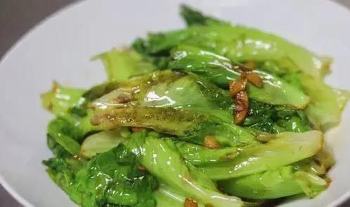 冬瓜秒杀黄瓜称霸菜篮，简单炒法惊艳味蕾，你家常菜单选哪个？