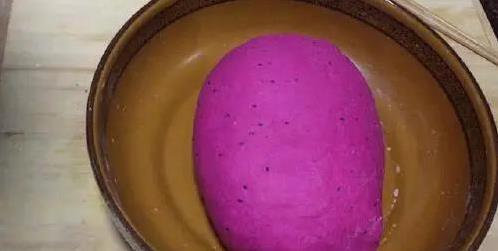 火龙果变身香软馒头，挑食娃抢着吃，你家也能做？