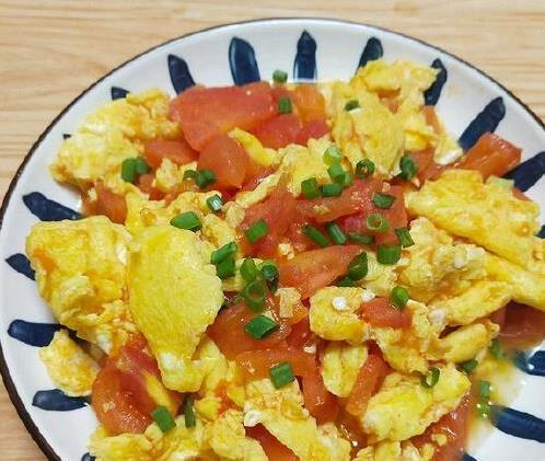西红柿炒蛋不好吃？3个调料小秘诀，鲜嫩浓郁秒杀饭店味