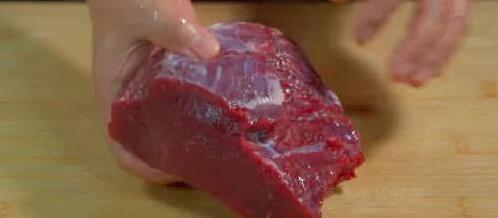 10分钟学会香菜牛肉，家常做法超简单，鲜香滑嫩全家抢着吃