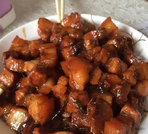 红烧肉这样做最好吃，肥而不腻全家抢，秘方竟然这么简单？