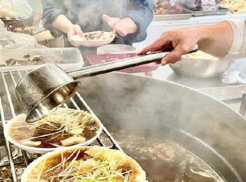 石家庄美食藏不住，六大名菜吃四种，你敢说不馋？