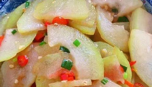 老婆婆一盘冬瓜宴惊艳全村，素食馆冷清却翻盘，秘诀藏在哪？
