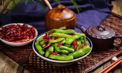 毛豆总发黄没味道？学会这3招，煮出翠绿喷香的夜市味