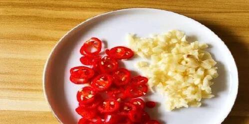 5块钱搞定全家饭，白萝卜土豆新做法，端上桌秒光盘？