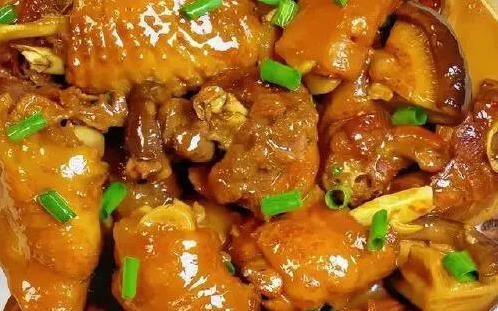 炖鸡腥味难除？4种香料3克搞定，肉嫩汤鲜全家夸