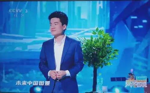 倪萍曾在东方甄选直播间批评孙东旭：通过董宇辉认识的你应该偷着乐