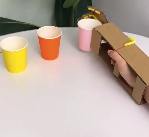 拆完快遞不要扔，用紙殼自制機械手臂玩