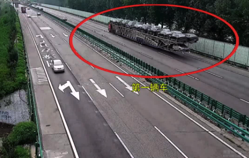 高速惊现43米超长，货车违规改装被查处