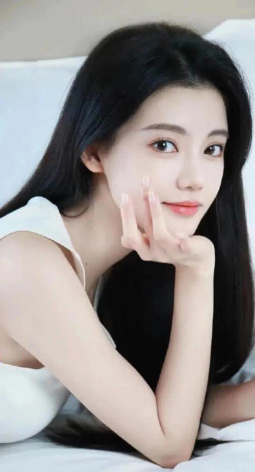 孙珍妮：月貌花容春意浓，柳条细腰舞动时，魅力洒满，永恒流传