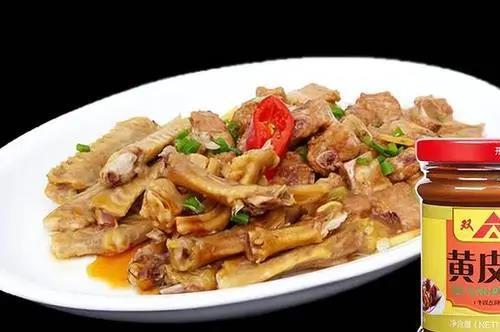 今日美食分享：黄皮酱蒸排骨鸡翅、螺丝椒炒肉片、椒盐金针菇