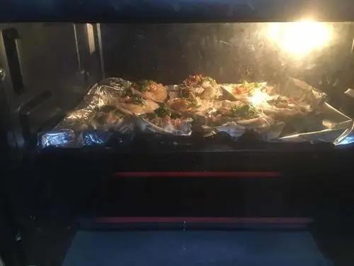 烤生蚝烧烤界“扛把子”，秘方全在蒜蓉酱，但10个烧烤店9个做错