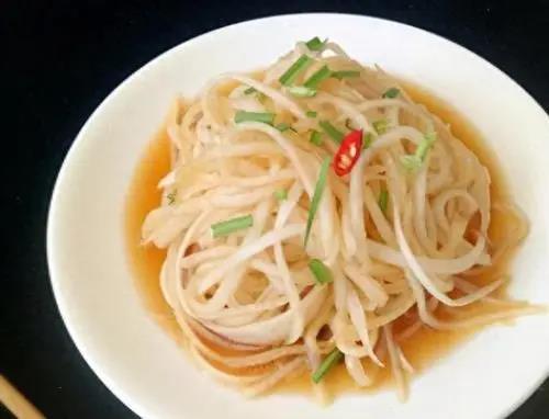 萝卜这做法火了，不用炒不用煮，早餐配粥吃特香，比腌菜更健康