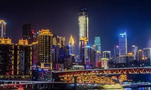 重庆人吃什么？三餐不离火锅？